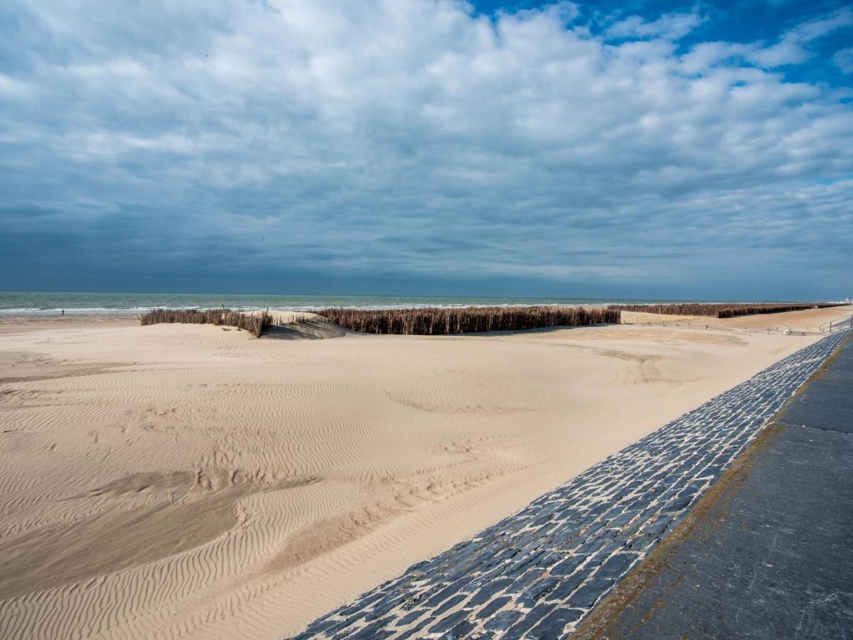 Contemporary In With Balcony * Ostende